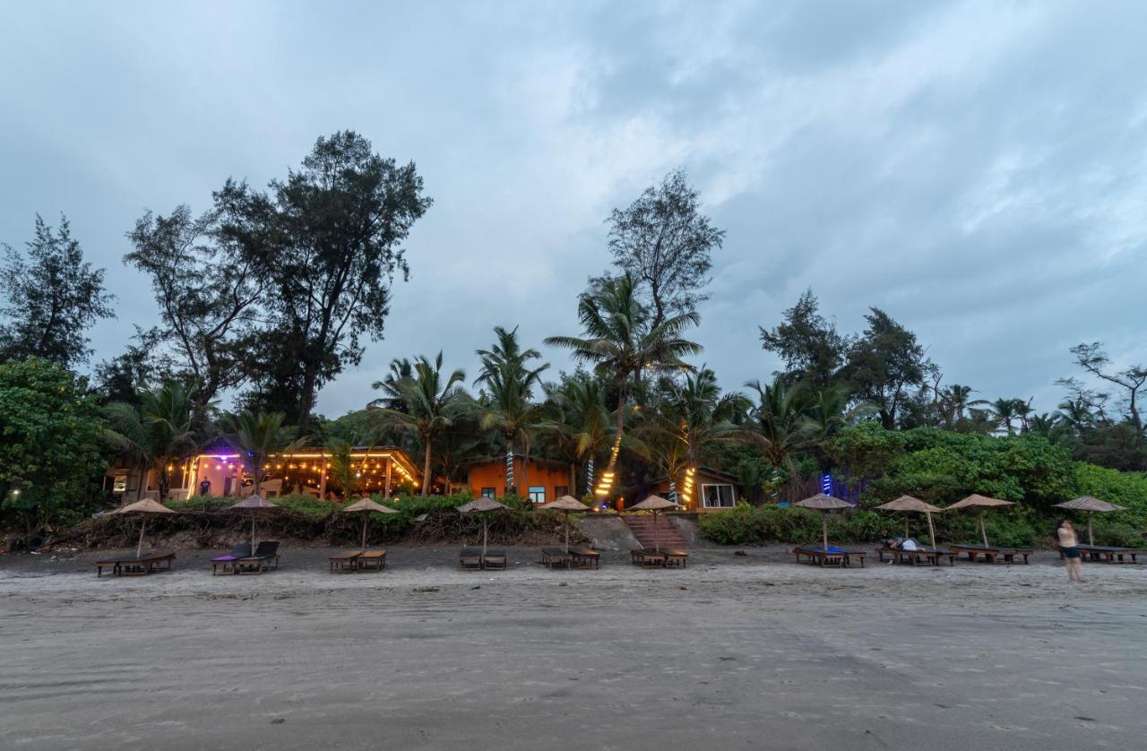 מנדרם Amadi Beach Front Resort מראה חיצוני תמונה